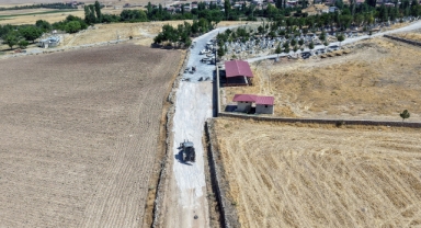 Büyükşehir’den Elbistan Kırsalına 5 Bin Metrekarelik Kilit Parke