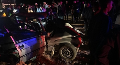 Kahramanmaraş’ta iki otomobil kafa kafaya çarpıştı: 5 yaralı