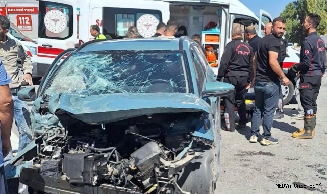 Kahramanmaraş’ta otomobil ile tır çarpıştı: 2 yaralı