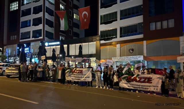 Kahramanmaraş’ta Starbucks Önünde Protesto