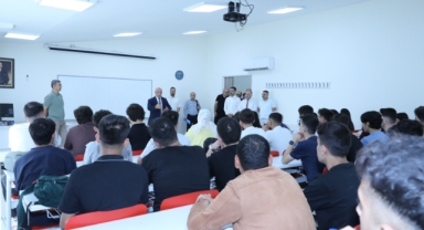 Rektör Bakan, Yeni Eğitim-Öğretim Yılının İlk Gününde Öğrencilerle Buluştu