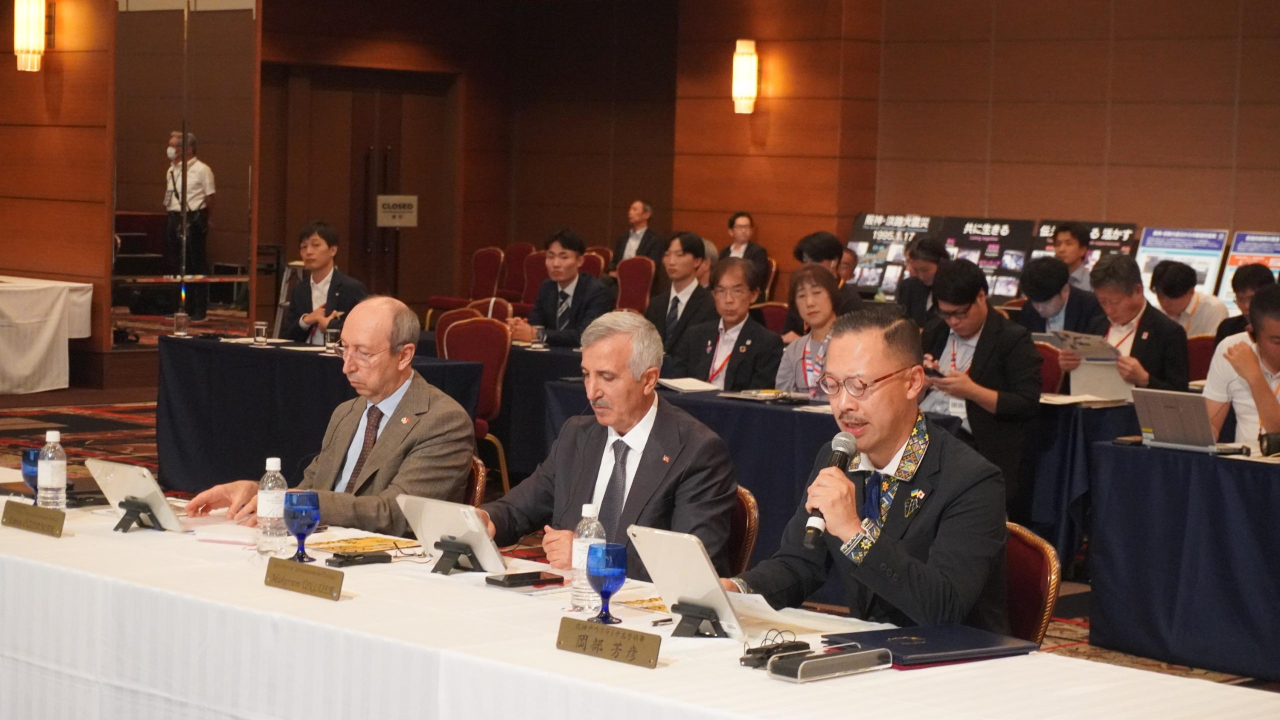 Vali Ünlüer Japonya’da “Yaratıcı Yeniden Yapılanma Zirvesi”ne Katıldı