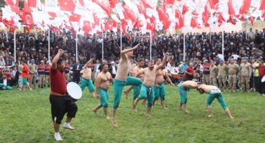 14. GELENEKSEL BERTİZ BAYDEMİRLİ KISA ŞALVAR GÜREŞ FESTİVALİ COŞKUYLA GERÇEKLEŞTİRİLDİ