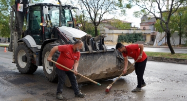 Büyükşehir’den Yağış Sonrası Hızlı Müdahale; Ekipler Sahada, Şehir Temizleniyor