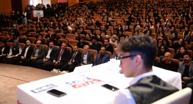 Gençlerin Sözü Geleceğe Işık Tuttu; Münazara Turnuvası Finali Nefes Kesti