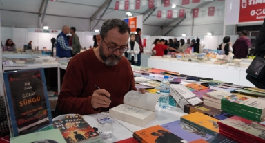 Güray Sürgü, KAFUM’da Kitapseverlerle Buluştu