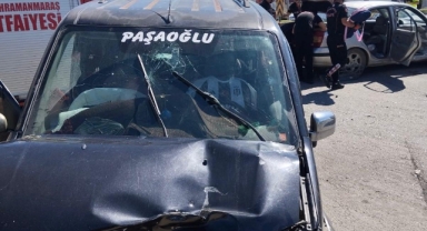 Kahramanmaraş’ta hafif ticari araç ile otomobil çarpıştı: 3 yaralı 