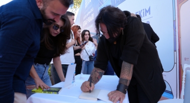 Kitap Fuarı, İkinci Gününde Batı ve Toytok Söyleşisiyle Devam Etti