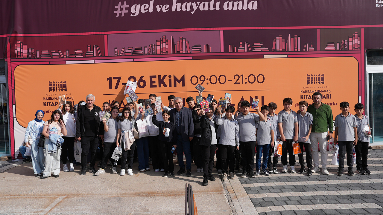Kitap Fuarı’nda 6. Gün; Kitap Aşkı İlk Günkü Gibi!