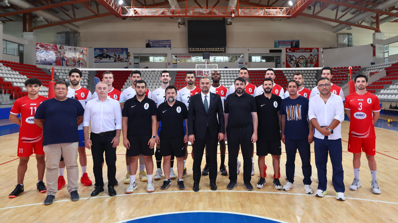 Onikişubat Belediyespor Voleybol Takımı kendi sahasında ilk maçına çıkıyor