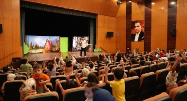 “Pamuk ile Kömür” Hayvan Sevgisini Sahneye Taşıdı