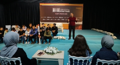 Tufan Gündüz, Kitap Fuarı’nda Tarihin Kapılarını Araladı