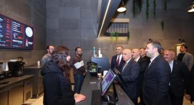 Vahit Kirişci’den Onikişubat Belediyesi’nin yeni markası KahveOn2’ye tam not