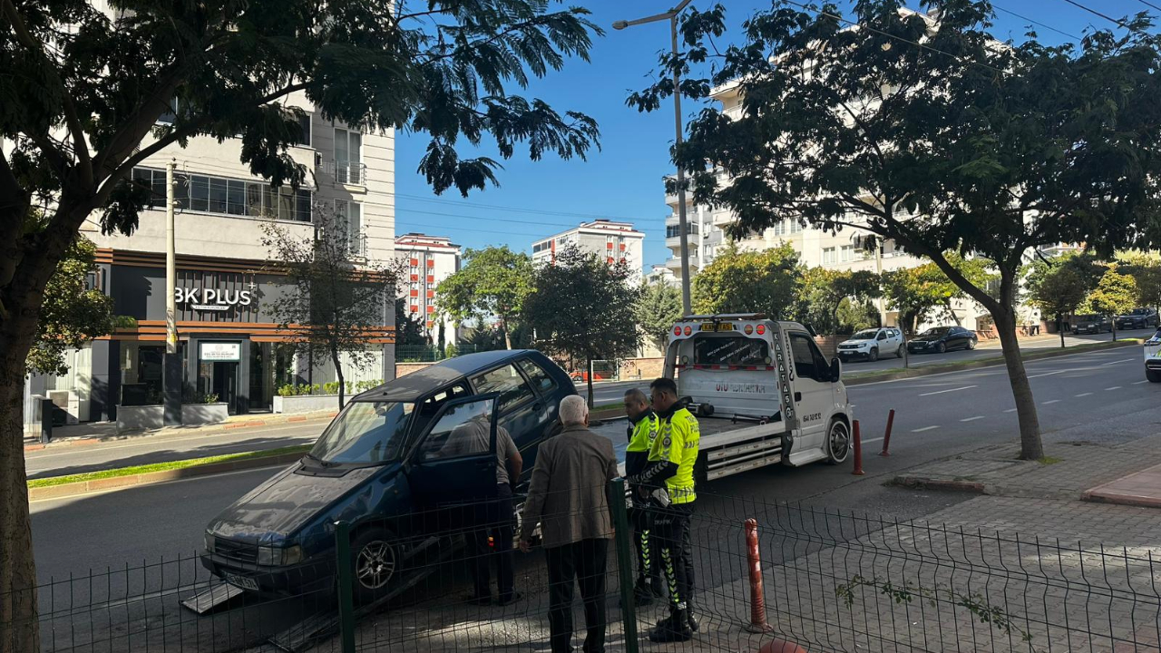 Yerinden kımıldamadı polisi alarma geçirdi
