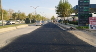 Asfalt Onarım Ekibi, Çalışmalarına Yeni Bir Nokta Daha Ekledi