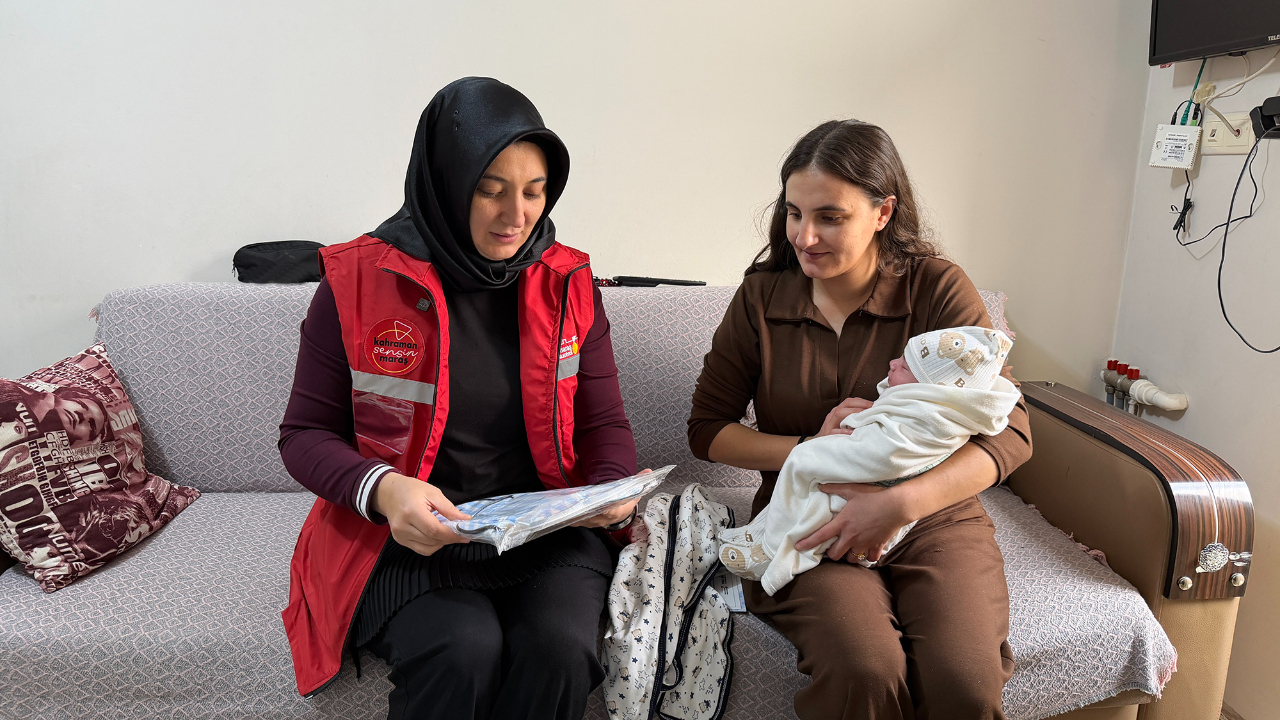 Büyükşehir, Ailelere Desteğini Sürdürüyor