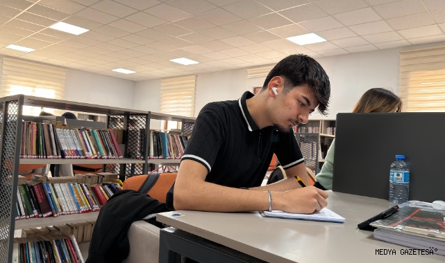 Büyükşehir’in Gençlik Merkezinde Hem Ders Çalışma Hem Sosyalleşme İmkânı