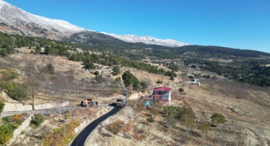 KABASAKAL’DA SATHİ KAPLAMA ÇALIŞMALARI HIZLA İLERLİYOR