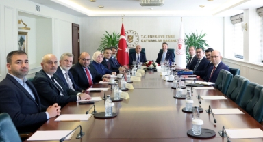 Kahramanmaraş Heyetinden Enerji ve Tabii Kaynaklar Bakanı Bayraktar’a Ziyaret