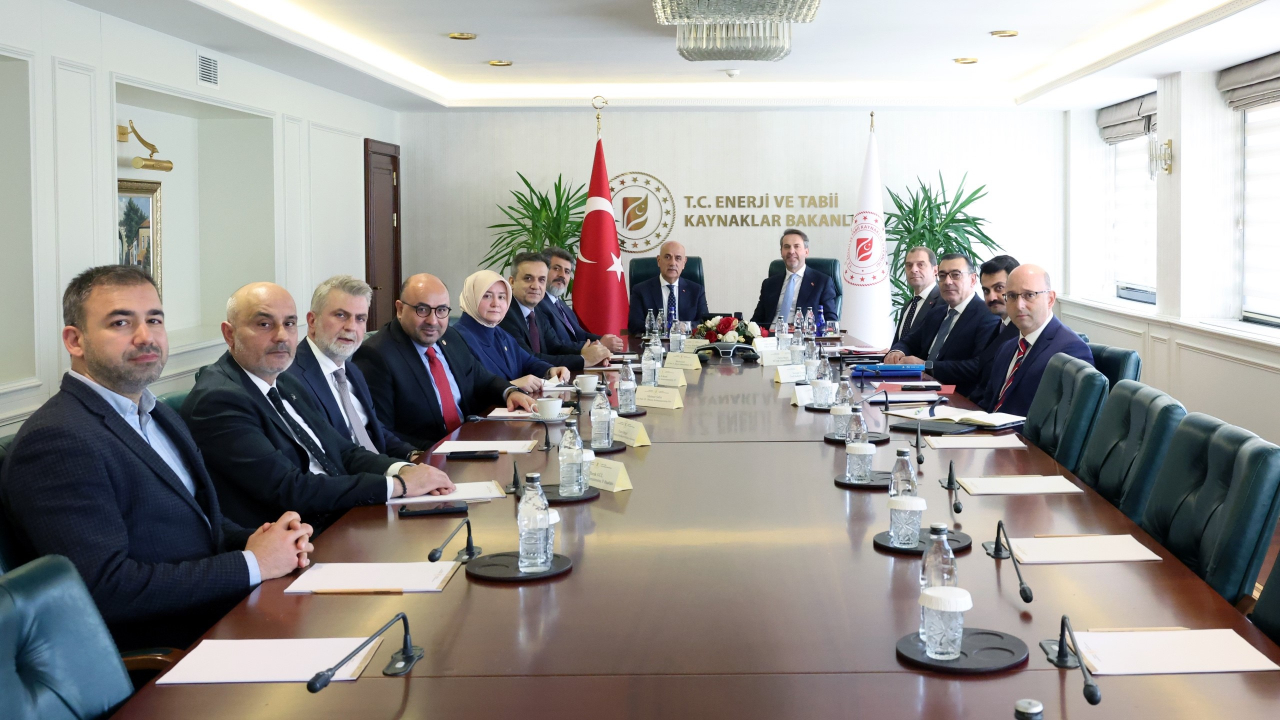 Kahramanmaraş Heyetinden Enerji ve Tabii Kaynaklar Bakanı Bayraktar’a Ziyaret