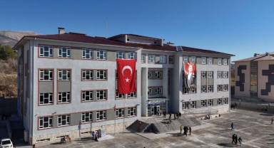 Kahramanmaraş’ta eğitim seferberliği: Depremin izleri siliniyor, 69 yeni okul hizmette