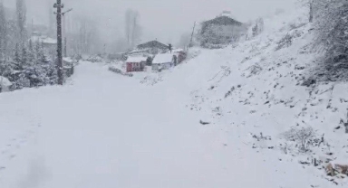 Kahramanmaraş’ta Kuzey İlçelerde Kar, Kent Merkezinde Sağanak Yağış Etkili Oldu