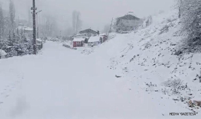 Kahramanmaraş’ta Kuzey İlçelerde Kar, Kent Merkezinde Sağanak Yağış Etkili Oldu
