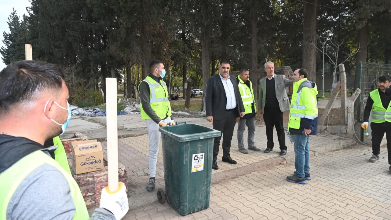 Türkoğlu Belediyesi’nden “Temizlik Seferberliği”: Başkan Mehmet Karaca Sahada İncelemelerde Bulundu