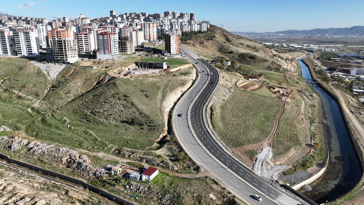 Bahçeci Hoca Bulvarı, Güçlendirmenin Ardından Yeniden Trafiğe Açıldı