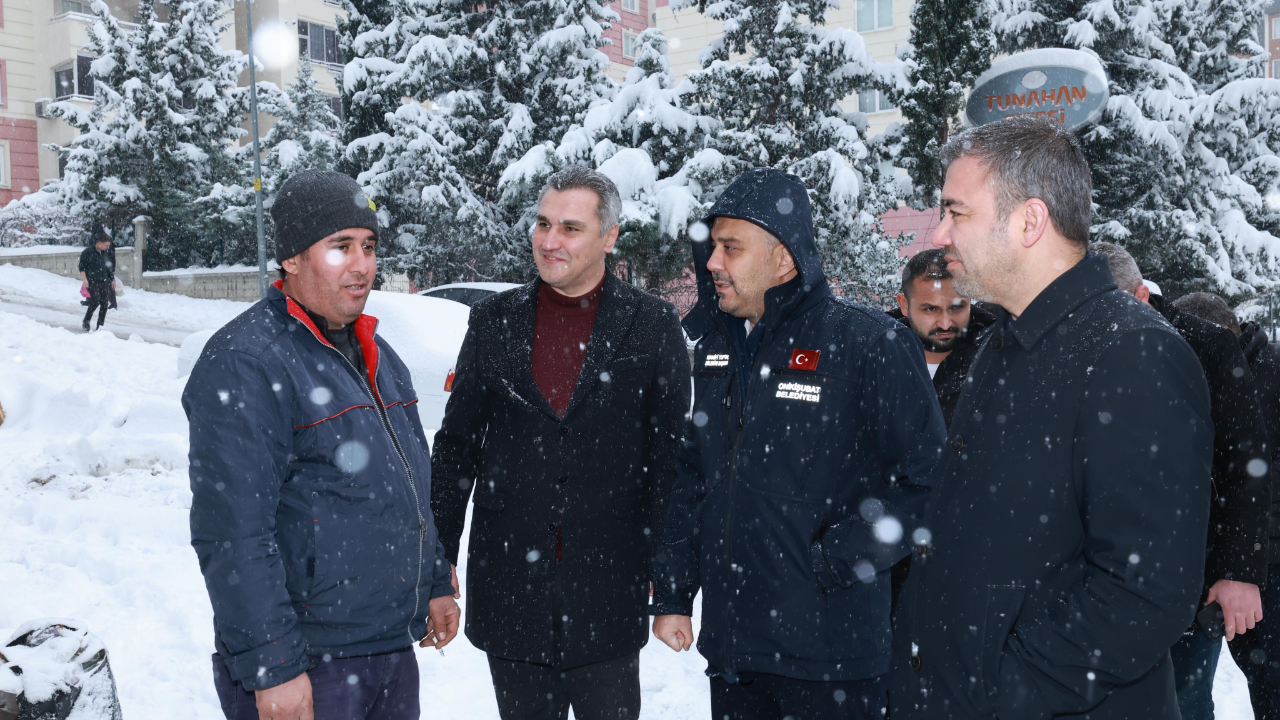 BAŞKAN TOPTAŞ, KARLA MÜCADELE ÇALIŞMALARINI SAHADA İNCELEDİ