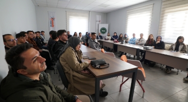 Bilinçli Gençlik İçin Örnek Buluşma; Pusula Maraş’tan Farkındalık Semineri