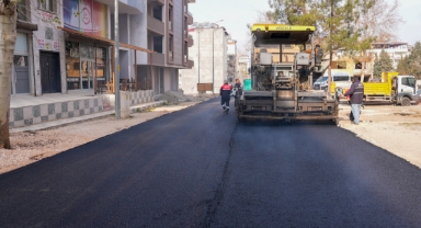 Büyükşehir, Altyapısı Tamamlanan Pazarcık Atatürk Caddesi’ni Asfaltlıyor
