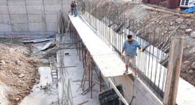 Büyükşehir’in Şekeroba Köprüsü Hızla Yükseliyor