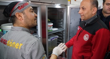 Büyükşehir Zabıtasından Uzun Çarşı’da Kapsamlı Denetim