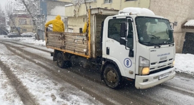 Dulkadiroğlu Belediyesi Karla Mücadelede Alarmda: 105 Mahallede 7/24 Kesintisiz Çalışma
