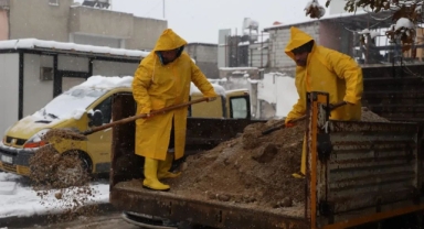 Dulkadiroğlu’nda Karla Mücadele Seferberliği: 105 Mahallede Ekipler 7/24 Sahada