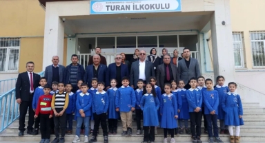 GELECEĞİN BAŞKANLARI SINIFTA YETİŞİYOR: DULKADİROĞLU BELEDİYE BAŞKANI MEHMET AKPINAR ÖĞRENCİLERLE BULUŞTU