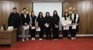 GENÇLER KÜRSÜDE, FİKİRLER GELECEĞE TAŞINIYOR