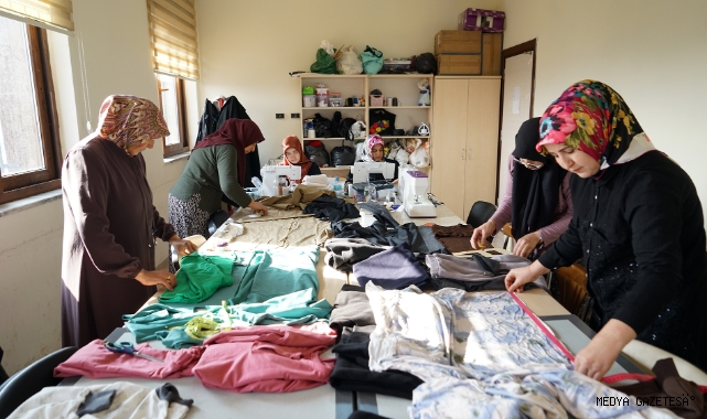 Kadınlar Büyükşehir’in Atölyelerinde Sanatla Hayata Dokunuyor