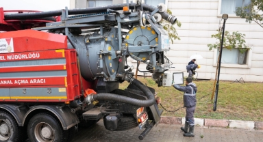 KASKİ Sahada; Sağanak Yağışın İzleri Bir Bir Siliniyor