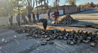 Pazarcık Belediyesi’nden Narlı Mahallesi’nde Kapsamlı Yol Bakım ve Onarım Seferberliği