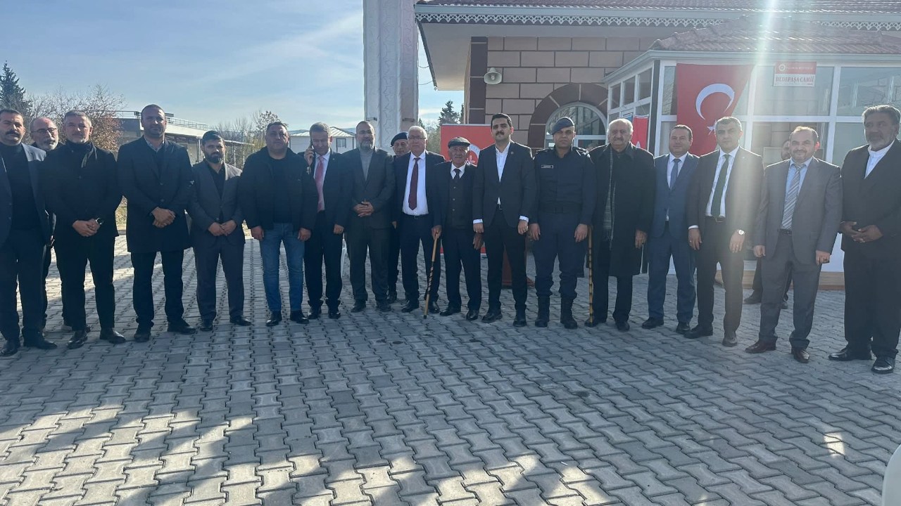 PAZARCIK’TA İKİ MAHALLEDE CAMİ SEVİNCİ: BİRİ AÇILDI, DİĞERİNİN TEMELİ ATILDI