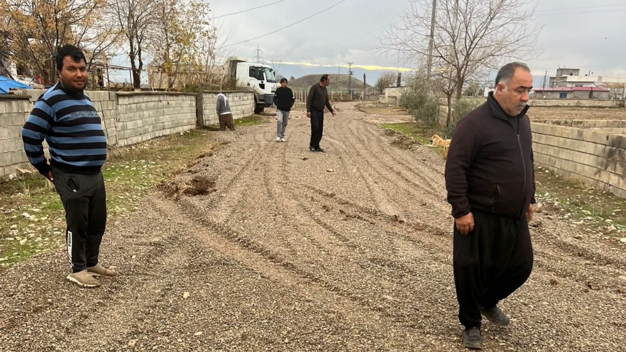Pazarcık’ta Yol Seferberliği: Cimikanlı Mahallesi’nde Çalışmalar Aralıksız Sürüyor