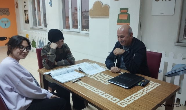 Süleyman Çelebi Halk Kütüphanesi’nde Öğrencilere Özel Birebir Koçluk Programı Başladı