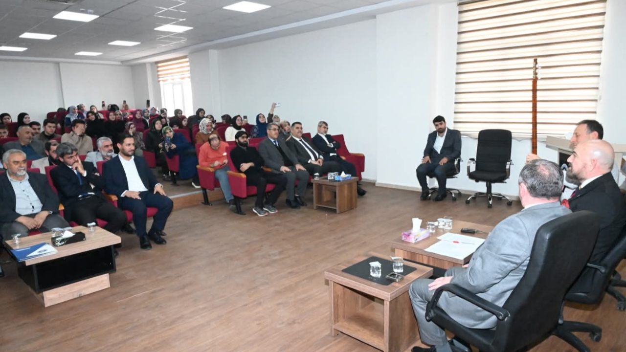 Türkoğlu Belediye Başkanı Mehmet Karaca, Kahramanmaraş’ta düzenlenen ve akademik çevrelerden yoğun ilgi gören “İslam’da Sanat, Estetik ve Musiki” paneline katılım sağladı.