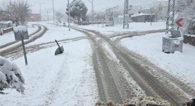 Türkoğlu’nda Karla Mücadele Seferberliği: 50 İş Makinesiyle 7/24 Sahadalar
