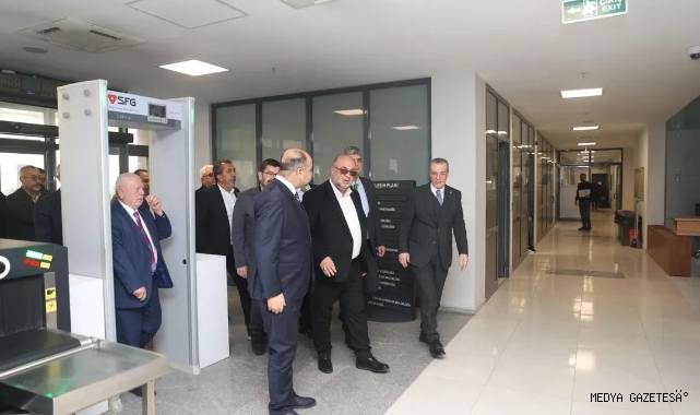 Yeniden Refah Partisi’nden Dulkadiroğlu Belediyesi’ne Ziyaret: Yerel Yönetimlerde Ortak Akıl Vurgusu