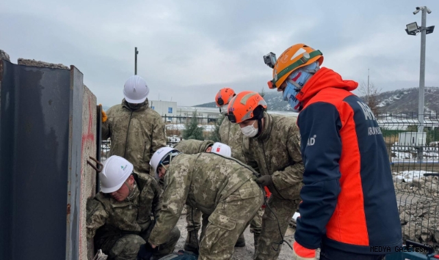 -AFAD’dan TSK Personeline Depremde Arama ve Kurtarma Eğitimi