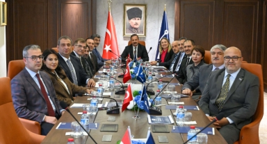 ANAHTAR PARTİ BAŞKANLIK DİVANI: BİR ÜLKENİN NASIL YÖNETİLECEĞİNE YALNIZCA O ÜLKENİN HALKI KARAR VERİR