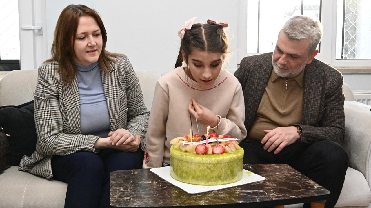 Başkan Görgel’den Emine’ye Doğum Günü Sürprizi